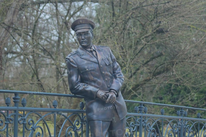 Sculpture of Elvis Presley, Usa-Bridge, monument, railing, leaning, standing, man, uniform, cap, figure, Bad Nauheim, Wetterau, Hesse, Germany, Europe