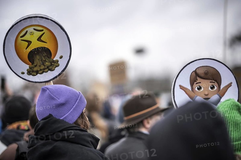 150, 000 people gather around the Bundestag in Berlin to build a human wall against the shift to the right in society. We are the firewall chanted demonstrators from a wide range of social groups. Recordings on 03.02.2024 in Berlin