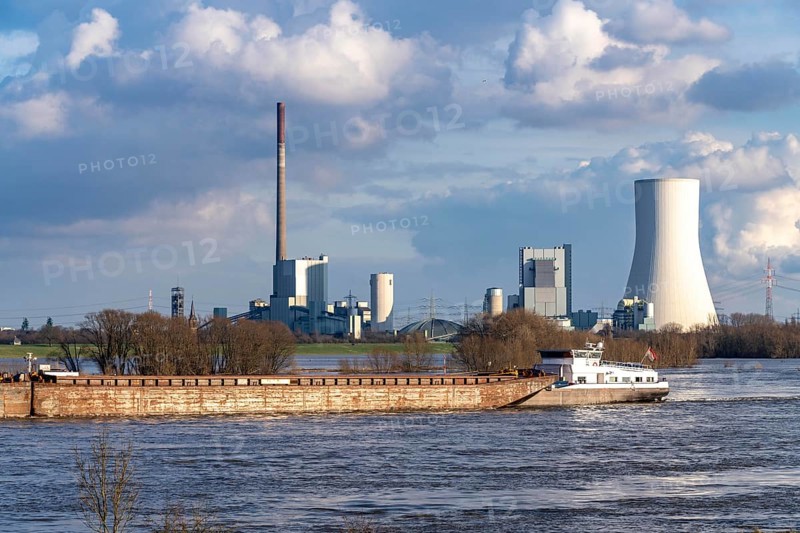 Cargo ships on the Rhine at Rheinberg, in the background the STEAG coal-fired power plant Duisburg Walsum, flood, North Rhine-Westphalia, Germany, Europe