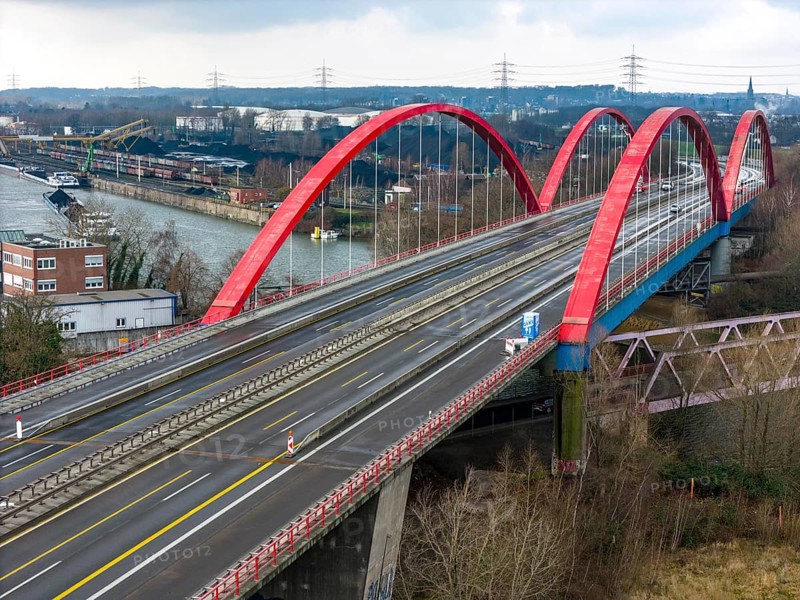 A42 motorway bridge, over the Rhine-Herne Canal, with massive structural damage, totally closed for the next few months, between the Bottrop-Süd and Essen-Nord junctions, for trucks probably until a new bridge is built, North Rhine-Westphalia, Germany, Europe