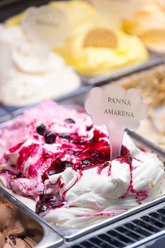 Italian ice cream, ice cream, milk ice cream, ice cream parlour, sale, shop, food, ice cream, nutrition, food, dessert, speciality, calories, sugar, diet, dessert, dessert, culture, food, ice cream seller, kiosk, summer