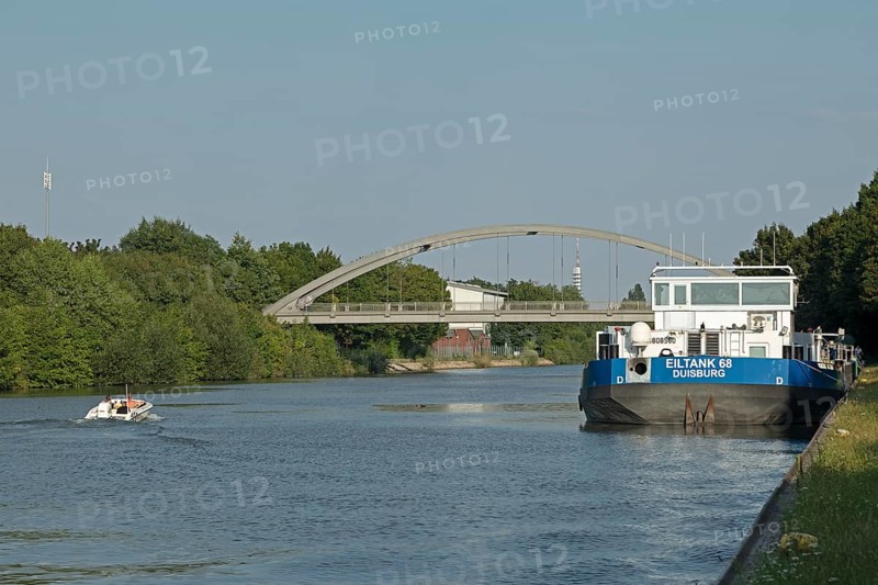 Boat, cargo ship, bridge, Mittellandkanal, Hanover, Lower Saxony, Germany, Europe