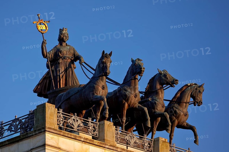 Brunswick Quadriga with Brunonia, design by Carl Theodor Ottmer, Brunswick Palace, Lower Saxony, Germany, Europe