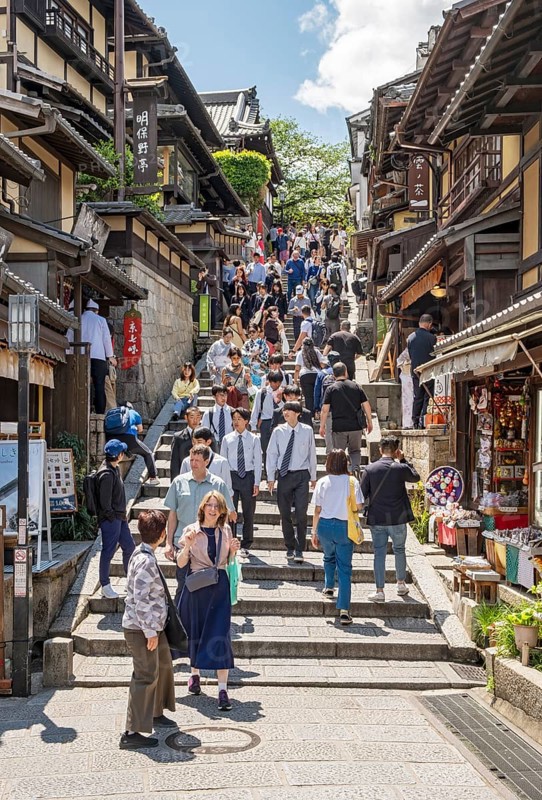 Ancient Ninenzaka, or Ninen-zaka, stone-paved pedestrian street, Kyoto, Japan, Asia