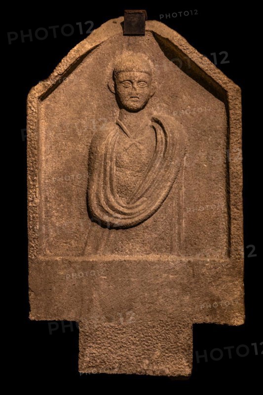 Stele with toga bearer, 1st century, Tergestino Lapidarium, Castle of San Giusto, medieval castle and fortress, 15th-16th century, Colle di San Giusto, Trieste, harbour town on the Adriatic, Friuli, Italy, Trieste, Friuli, Italy, Europe