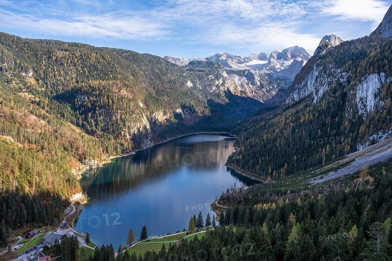 The Vordere Gosausee and the Dachstein mountains in autumn. The Gosaukamm on the right. View from a gondola of the Gosaukamm cable car. Good weather, blue sky. Vorderer Gosausee, Gosau, Gosau valley, Salzkammergut, Upper Austria, Austria, Europe