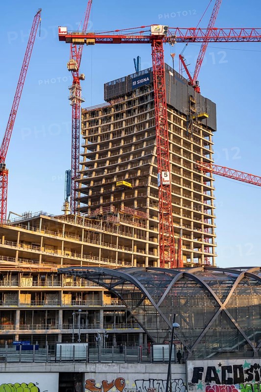 Shell of the Elbtower construction project, the architectural completion of Hafencity Hamburg, in the east, is to grow to 64 storeys and 245 metres in height, construction was halted due to the insolvency of Signa Prime Selection AG of the Austrian real estate entrepreneur René BenkoHamburg, Elbbrücken underground and S-Bahn station, Hamburg, Germany, Europe
