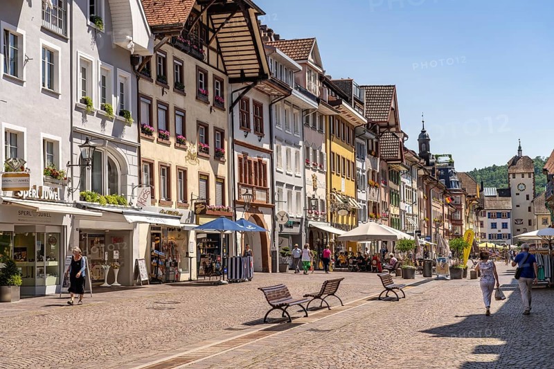 Pedestrian zone Kaiserstrasse with Schäferbrunnen fountain in Waldshut-Tiengen, Baden-Württemberg, Germany, Europe