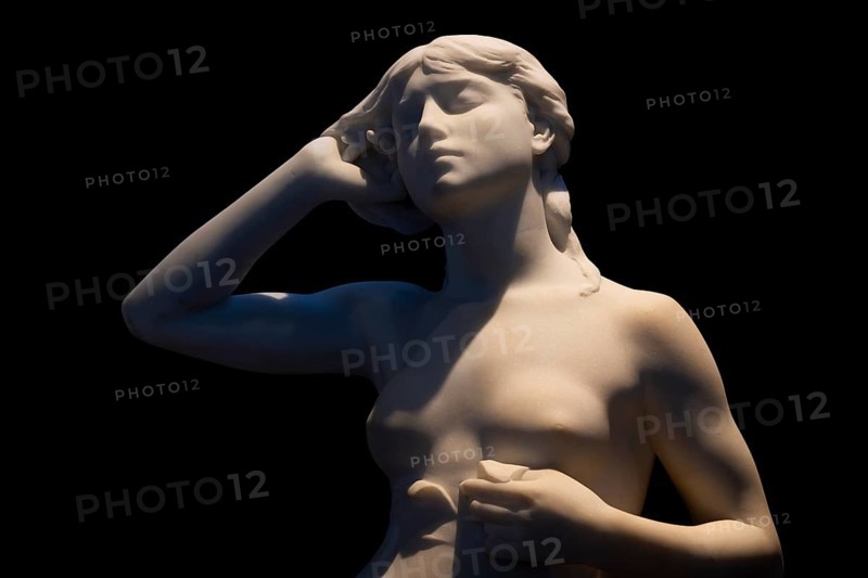 Marble sculpture of a woman, Ny Carlsberg Glyptotek or New Carlsberg Glyptothek, Art Museum of Sculpture and Painting, Copenhagen, Denmark, Europe