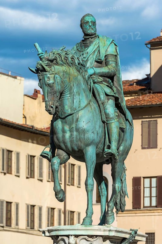 Statue of Cosimo de Medici, monument, sculpture, horseman, history, Piazza della Signoria, Florence, Italy, Europe