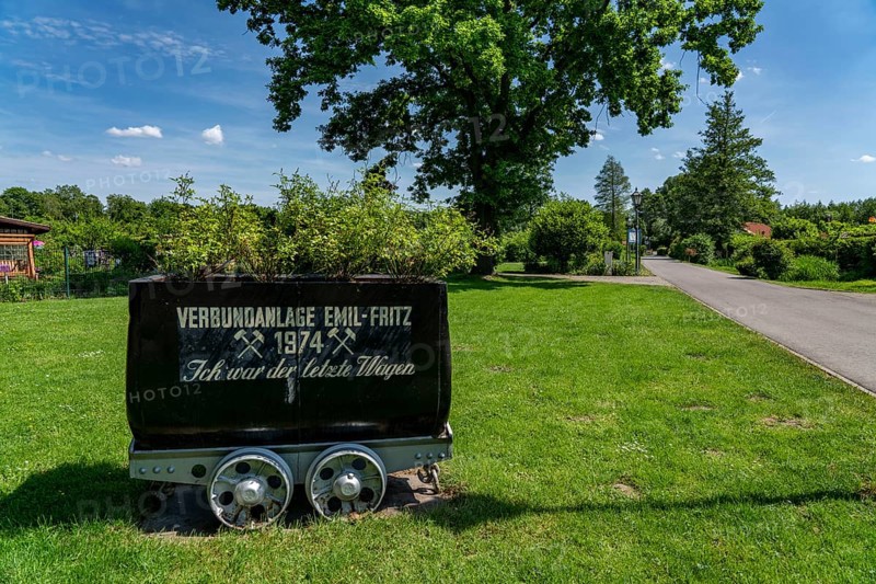 Allotment garden site KGV Altenessen, conveyor wagon, coal lorry, Essen, North Rhine-Westphalia, Germany, Europe