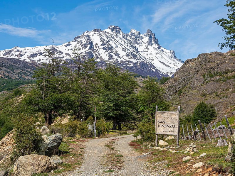 Road to refugio San Lorenzo, branch from road X-901 south of Cochrane, Patagonia, Chile, South America