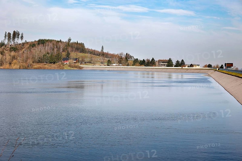 Dam of the Granetal dam. The dam has a capacity of 46.4 million cubic metres of water, Langelsheim, 07.04.2023