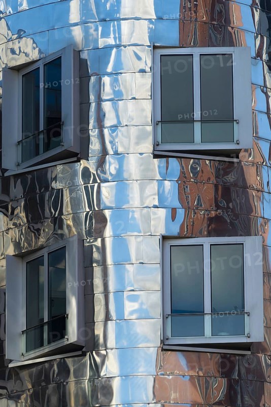 Gehry buildings, Media Harbour, Neuer Zollhof, Düsseldorf, North Rhine-Westphalia, Germany, Europe