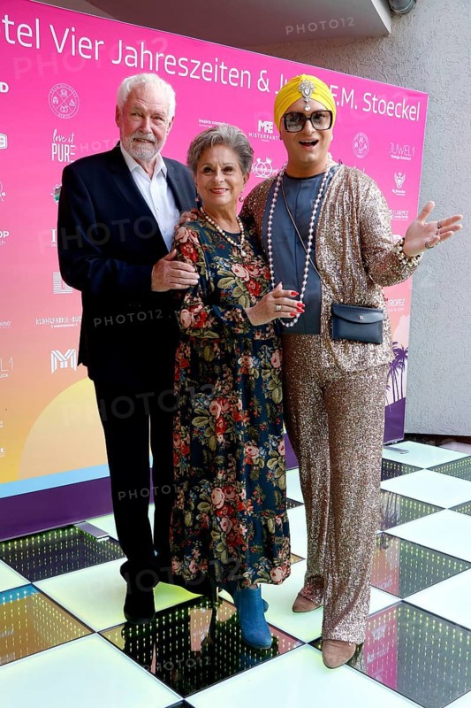 Klaus Lenk, Dagmar Frederic and Julian F.M. Stöckl at the event Landpartie with Julian F.M. Stöckel at the Strandhotel Vier Jahreszeiten in Buckow, Brandenburg, on 23 August 2024