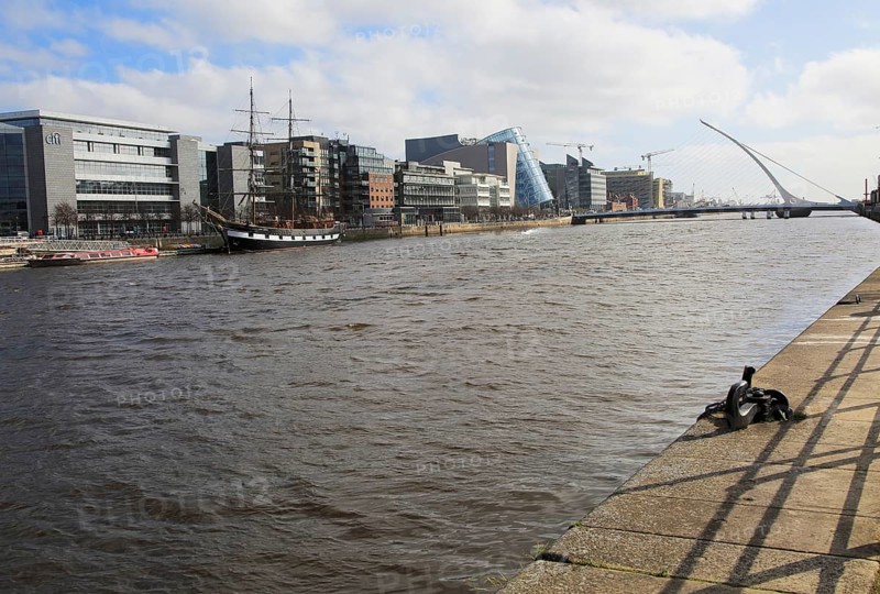 River Liffey looking towards Samuel Beckett bridge, Dublin Docklands, Ireland, Republic of Ireland, Europe