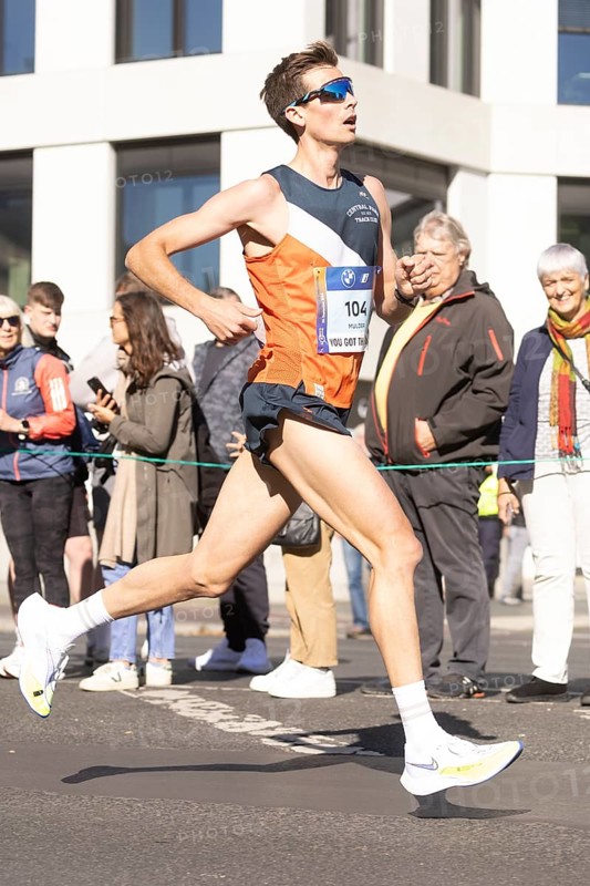 Edward Mulder USA on Potsdamer Platz at the 50th BMW Berlin Marathon 2024 on 29 September 2024