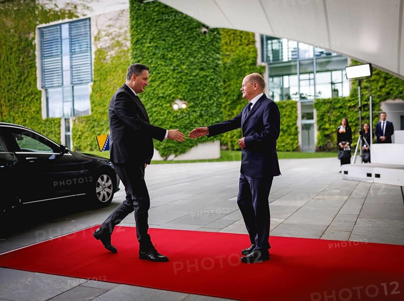 (R-L) Olaf Scholz, Federal Chancellor, receives Denis Becirovic, Chairman of the State Presidency of Bosnia and Herzegovina, at the Chancellery in Berlin, 07/05/2024