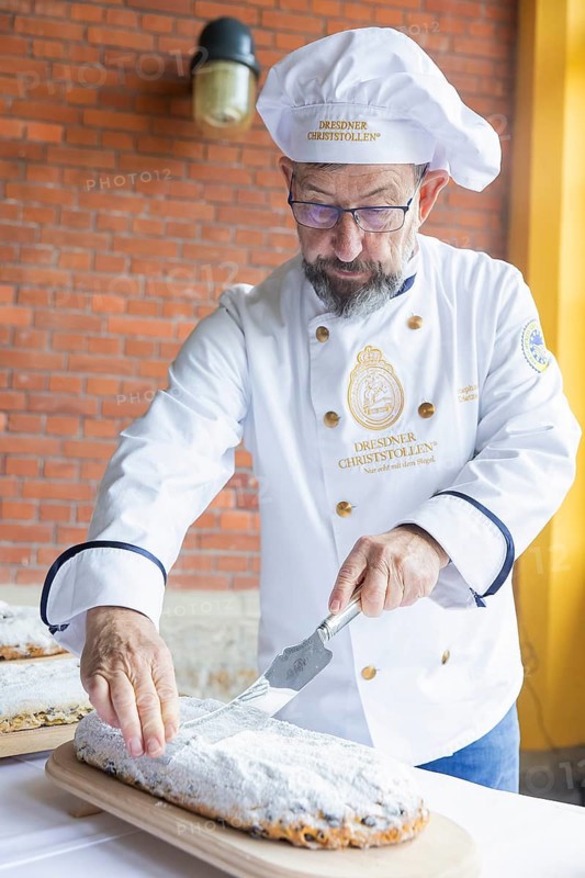 Stollen inspectors award seal of quality for Dresdner Christstollen, Dresden, Saxony, Germany, Europe