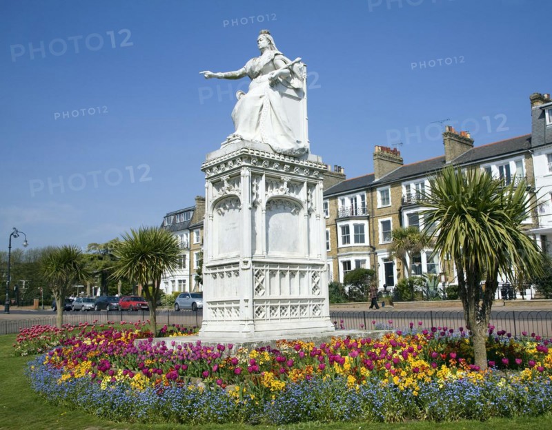 Queen Victoria statue, Clifftown Parade, Southend, Essex, England, UK