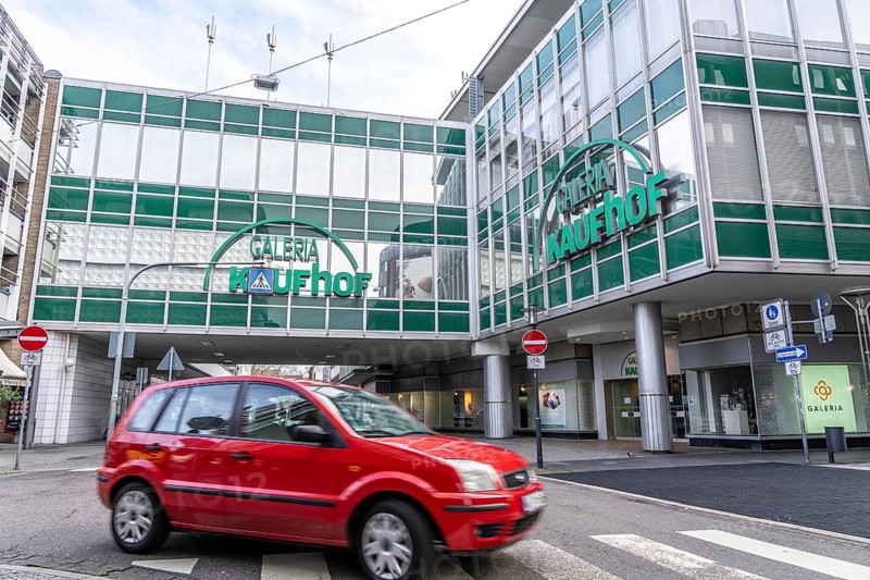 Galeria Kaufhof department stores' in the city centre of Krefeld, on Hochstraße, is affected by the department stores' group's closure plans and is due to close at the end of January 2024, North Rhine-Westphalia, Germany, Europe