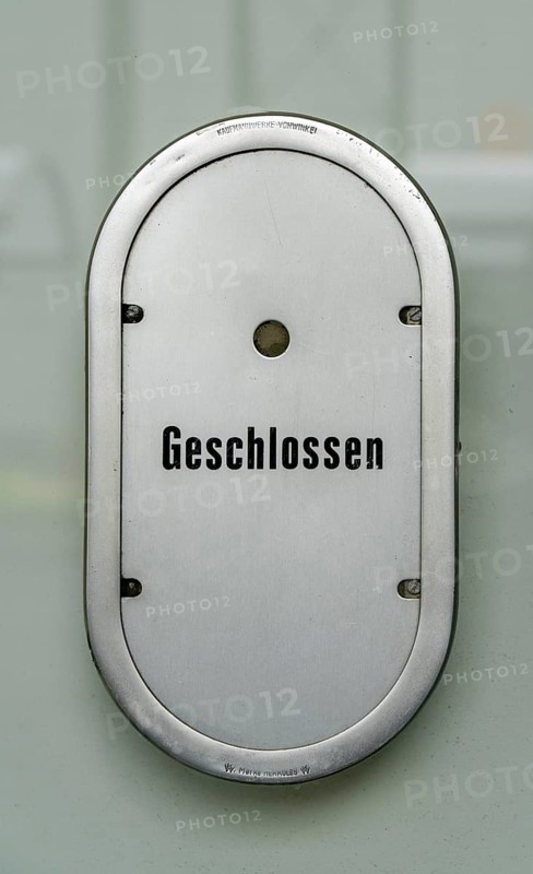 Symbolic image, ticket booth, ticket counter, admission to an exhibition centre, closed, pay admission