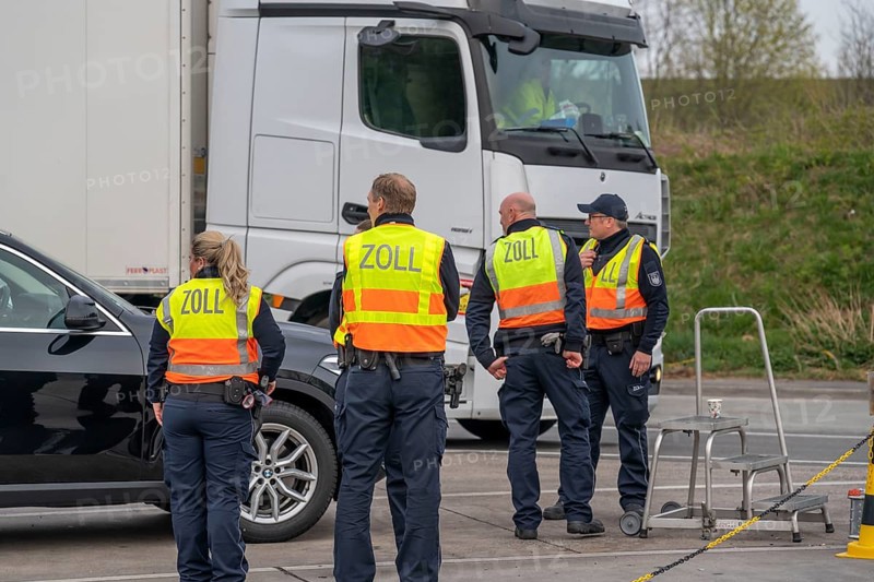 Joint inspection by customs and police, on the A3 motorway towards Cologne, at the Stindertal service area, focus on smuggling, theft, drug and smuggling crime, customs violations and illegal tuning, North Rhine-Westphalia, Germany, Europe