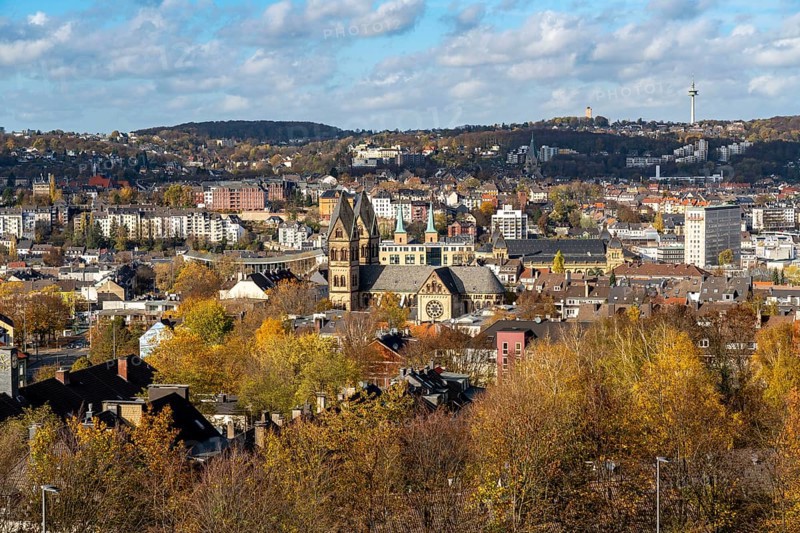 View over Wuppertal, to the north, city centre district Elberfeld, church St. Suitbertus, basilica St. Laurentius, historic town hall, view over the northern part of the city to Wuppertal-Katernberg, North Rhine-Westphalia, Germany, Europe