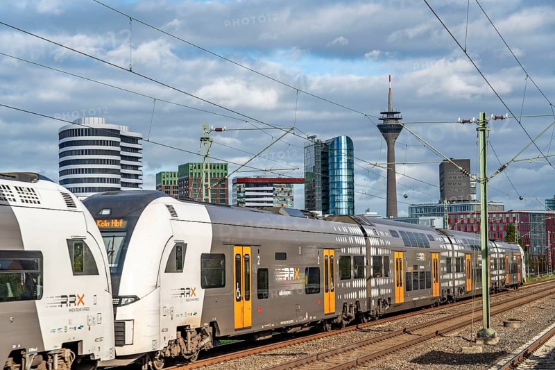Regional express RE6 to Cologne, RRX, Rhine-Ruhr Express, Düsseldorf city centre skyline, Media Harbour, local train