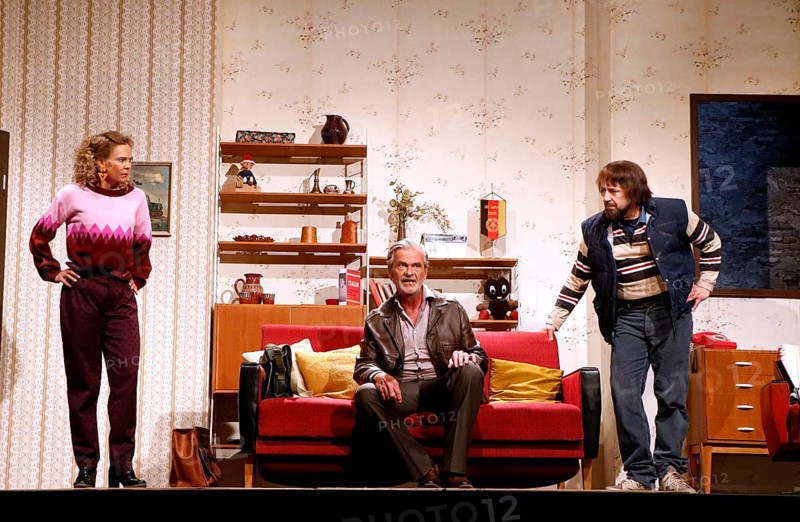 Citizens Lars Dietrich and Sabine Fürst at the photo rehearsal on Stasi, stress and stumbling blocks at the Schlossparktheater Berlin on 4 September 2024