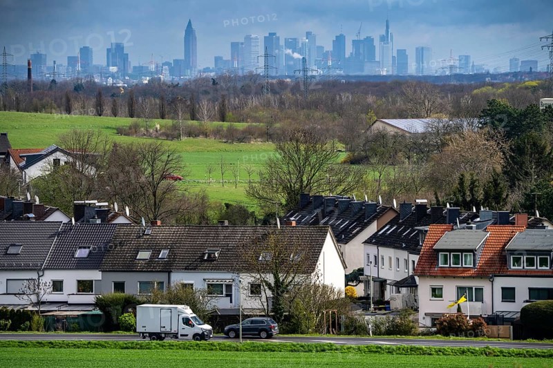 View from the village of Weilbach, a district of Flörsheim am Main in the Main-Taunus district of southern Hesse, to the skyline of Frankfurt am Main, Hesse, Germany, 17 kilometres away as the crow flies, Europe