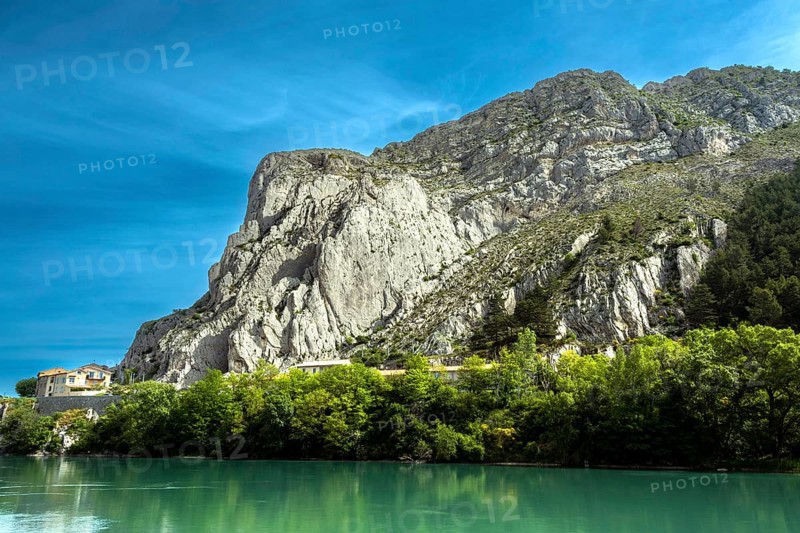 Sisteron. The Baume rock overlooking the Durance river, Alpes-de-Haute-Provence. Provence-Alpes-Côte d'Azur. France