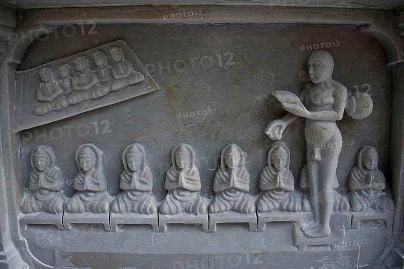 Jaïn sculpture depicting a jaïn monk and nuns from the Digambar sect, recently carved marble bas relief at Kundalpur, Madhya pradesh, India, Asia
