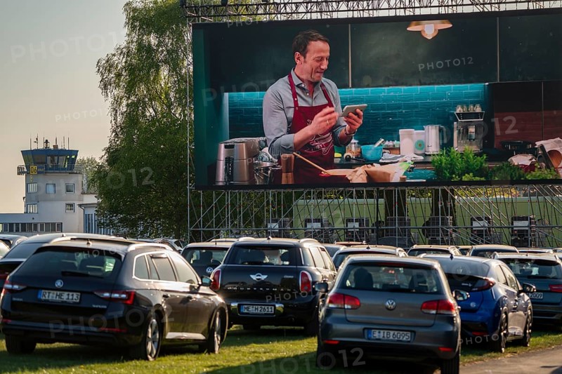 Drive-in cinema at Essen/Mülheim Airport Motor Movies, temporary film screening, at the WDL airship hangar, event in compliance with contact restrictions, effects of the corona crisis in Essen, Mülheim Germany