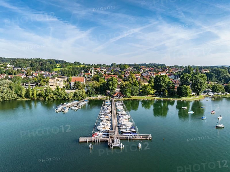 Aerial view of the municipality of Gaienhofen on the south side of the Höri peninsula with the marina, jetty and Gaienhofen Castle, now a school campus and grammar school, Lake Constance, Constance district, Baden-Württemberg, Germany, Europe
