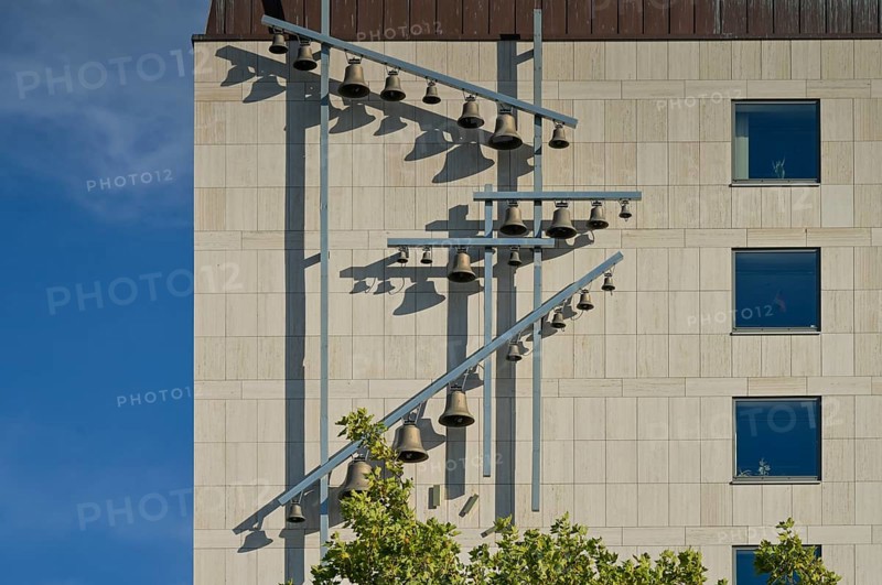 Glockenspiel by E. F. Reuter, town hall, old building by Titus Taeschner, market square, Porschestraße, Wolfsburg, Lower Saxony, Germany, Europe