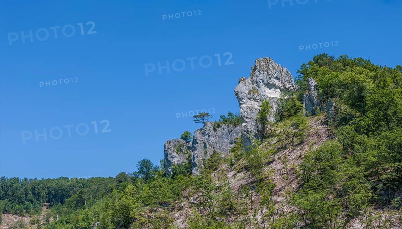 Rock formation on the Albtrauf, landscape of the Swabian Alb near Geislingen an der Steige, Baden-Württemberg, Germany, Europe