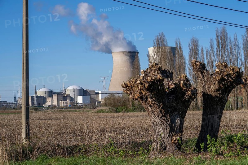 The Doel nuclear power plant on the Scheldt, one of two nuclear power plants in Belgium, consists of three operating units, each with a pressurised water reactor, as well as a decommissioned unit, Antwerp, Belgium, Europe