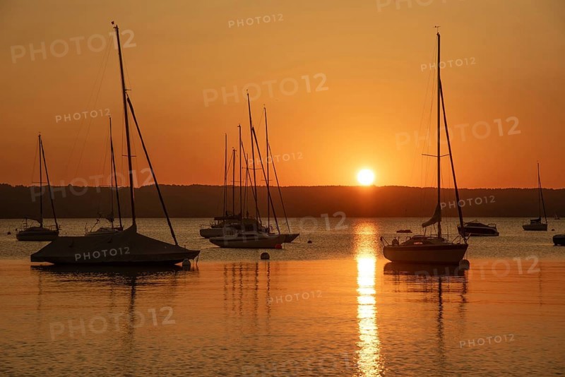 Sunset with sunset over the Lake Ammer near Herrsching, Bavaria, Germany, Europe