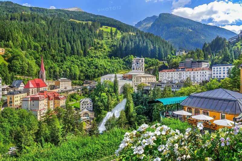 Panorama of the historic town centre with waterfall of the Gasteiner Ache, Bad Gastein, Gastein valley, Hohe Tauern, Pongau, Salzburg province, Austria, Europe