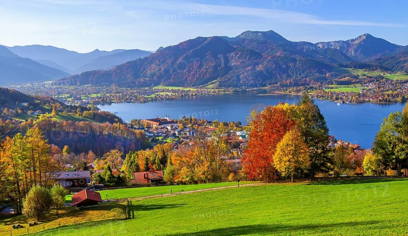 Panorama of the village and lake with the monastery castle in autumn, Tegernsee, Tegernsee, Tegernsee valley, Mangfall mountains, Bavarian Alps, Upper Bavaria, Bavaria, Germany, Europe