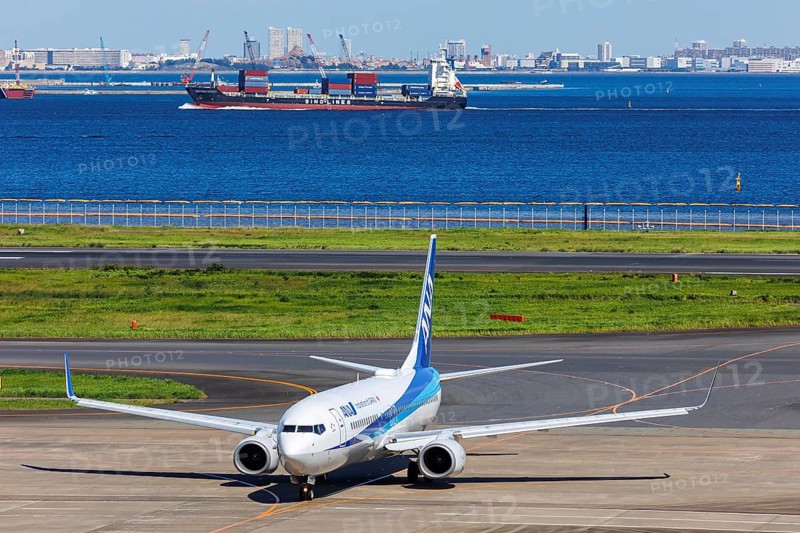 An ANA All Nippon Airways Boeing 737-800 aircraft with registration number JA63AN at Tokyo Haneda Airport, Japan, Asia