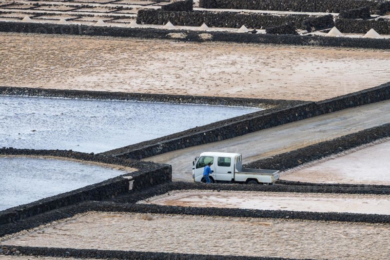 Sea salt extraction, Janubio salt works, Salinas de Janubio, Lanzarote, Canary Islands, Spain, Europe