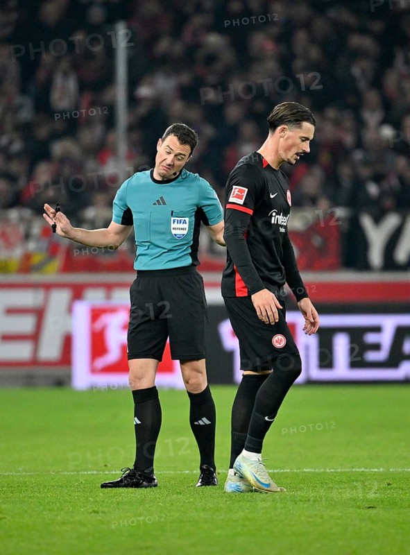 Referee Referee Felix Zwayer and Robin Koch Eintracht Frankfurt SGE (04) Gesture Gesture MHPArena, MHP Arena Stuttgart, Baden-Württemberg, Germany, Europe
