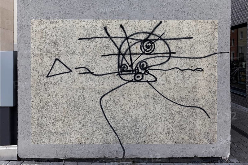 Abstract figure with legs, stick figure, line drawing by street artist Harald Naegeli, sprayer from Zurich, Düsseldorf, North Rhine-Westphalia, Germany, Europe