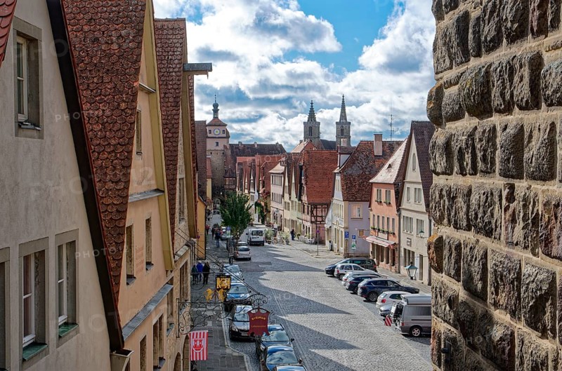 View from the historic town wall at the Galgentor Tower onto Galgengasse and the old town centre of Rothenburg ob der Tauber. Rothenburg, Bavaria, Germany, Europe