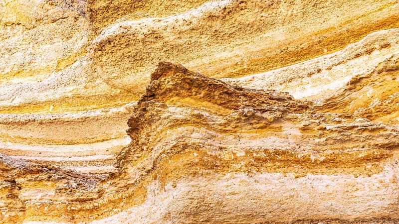 Eroded rock formation on a fossilised reef edge, Huqf stone desert, Arabian Peninsula, Sultanate of Oman