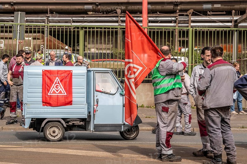 Steelworkers at a demonstration in front of the headquarters of ThyssenKrupp Steel Europe in Duisburg, against massive job cuts, after the participation of a foreign investor in the company, Duisburg North Rhine-Westphalia, Germany, Europe