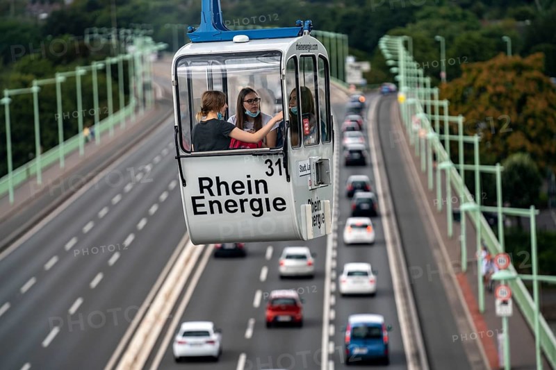 Rhine cable car, cabin above the zoo bridge, Rhine, Cologne, North Rhine-Westphalia, Germany, Europe