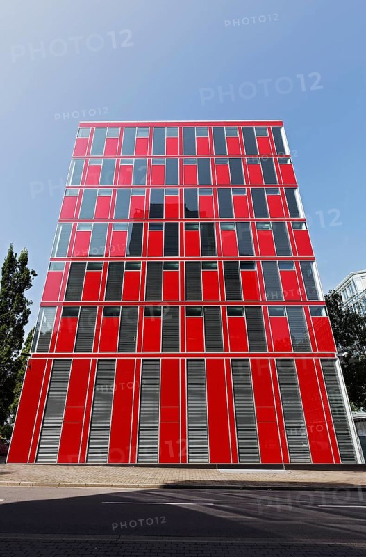 Capricorn Haus, office building with red façade, architects Gatermann and Schossig, Düsseldorf Media Harbour, Düsseldorf, North Rhine-Westphalia, Germany, Europe